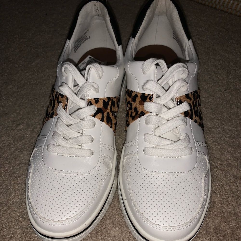 Shoes - Picture 4 of 5